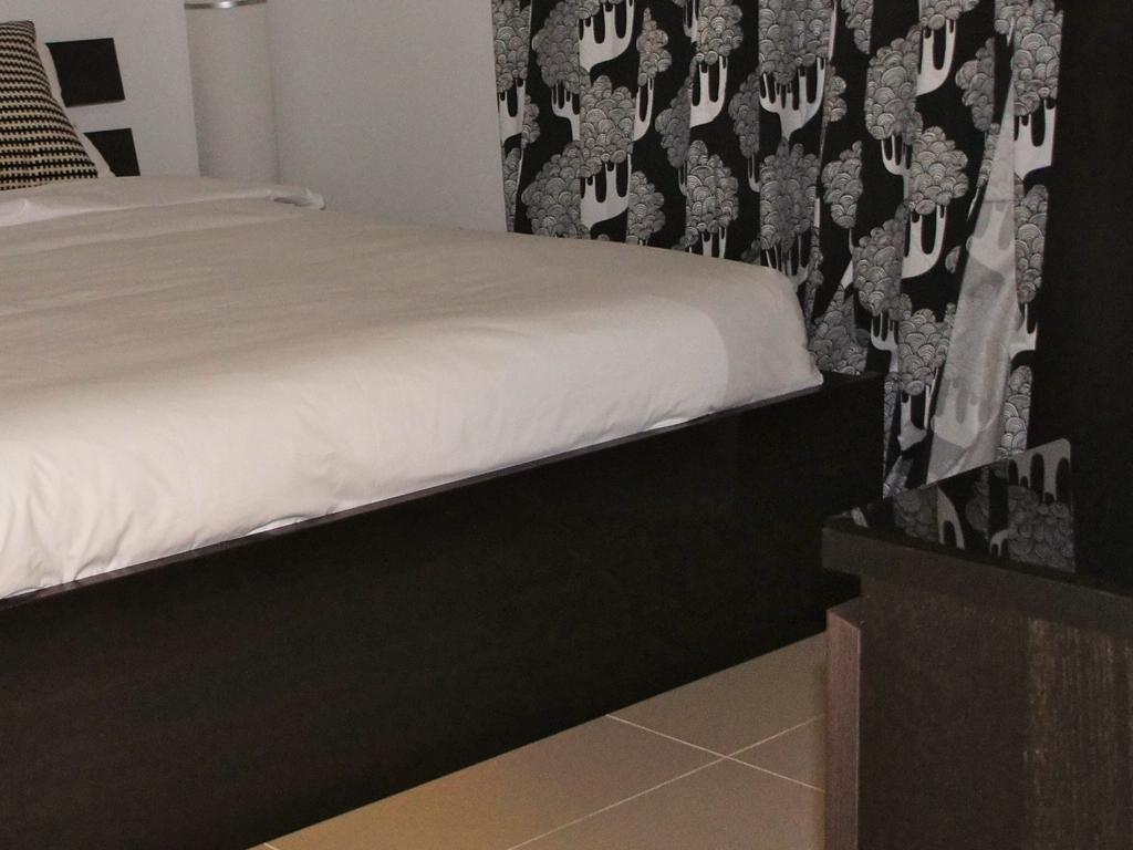 Luna Paradise By The Sea Aparthotel Lauderdale-by-the-Sea Quarto foto